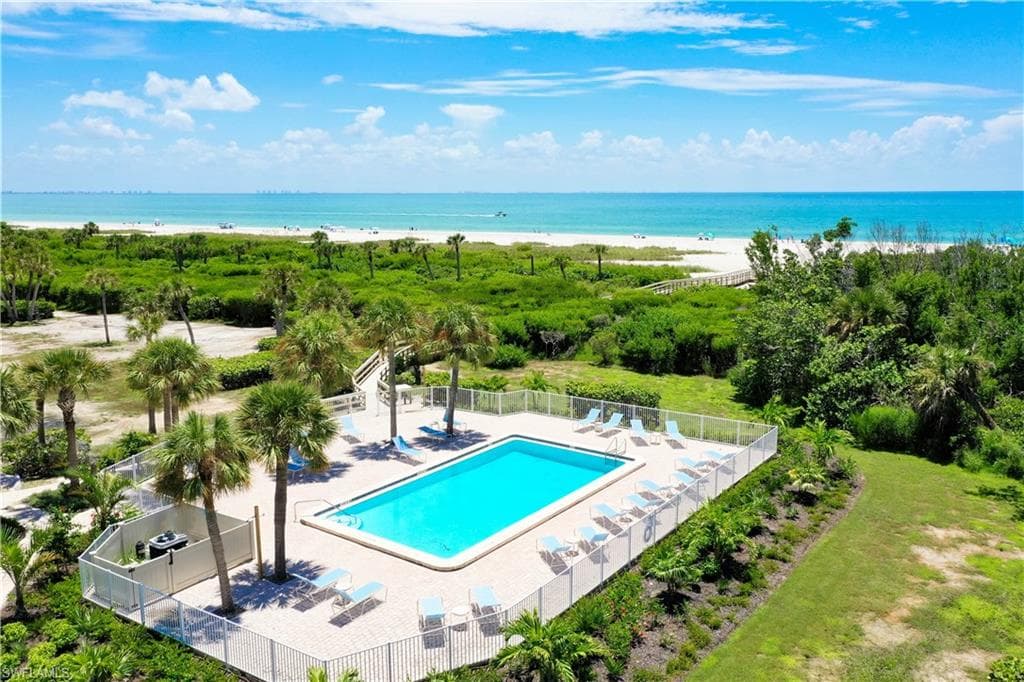 1919 Olde Middle Gulf DR 502-4