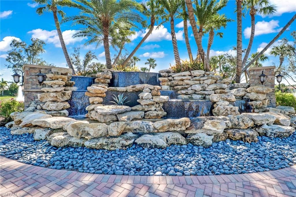 9469 Foxglove LN-39