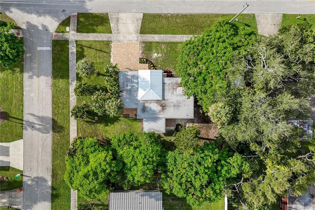 1755 Oakley AVE-38