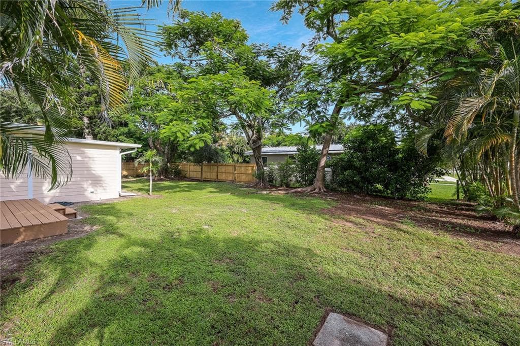 1755 Oakley AVE-29