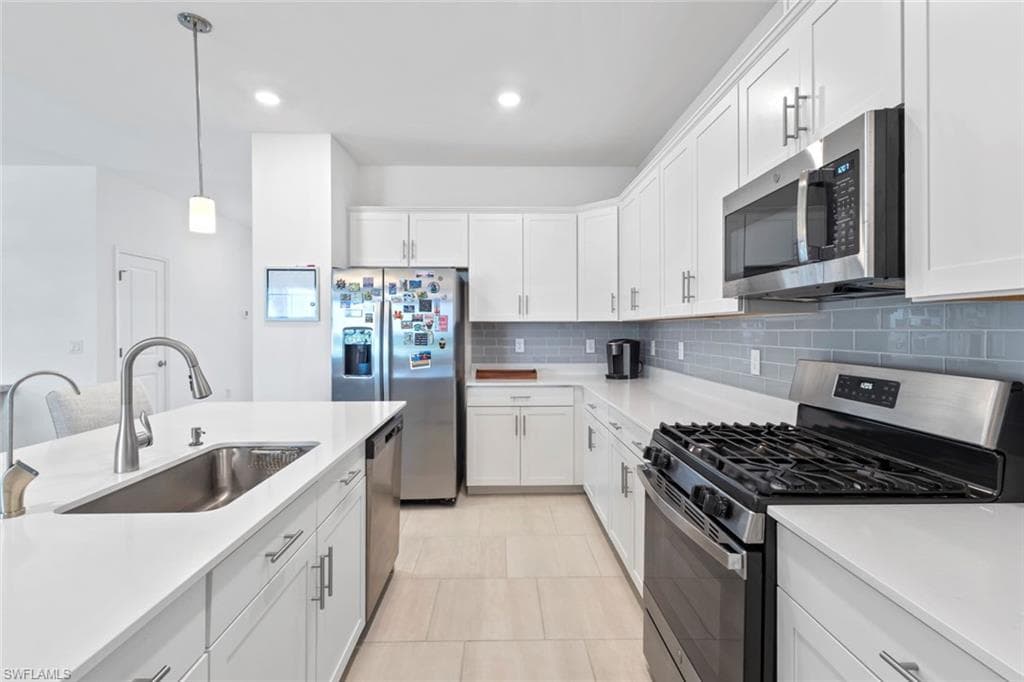 18351 Ridgeline DR-10
