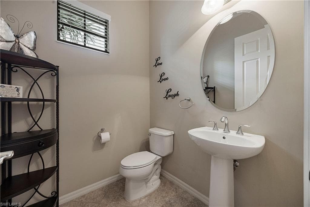 11875 Izarra WAY 8712-21