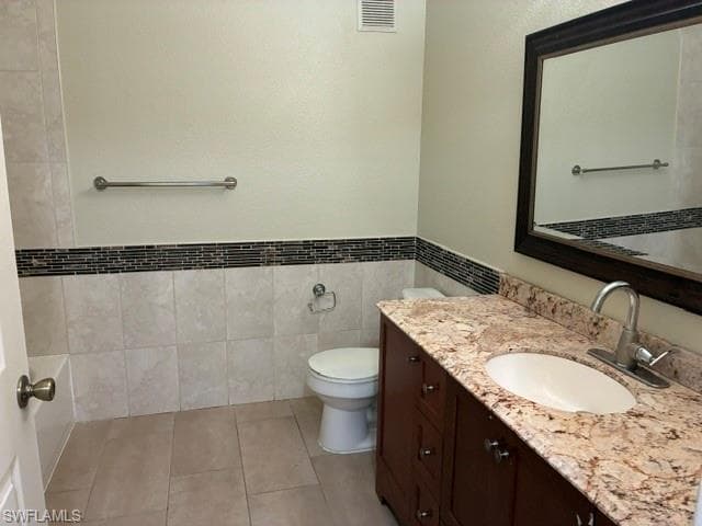 11571 Villa Grand 617-16