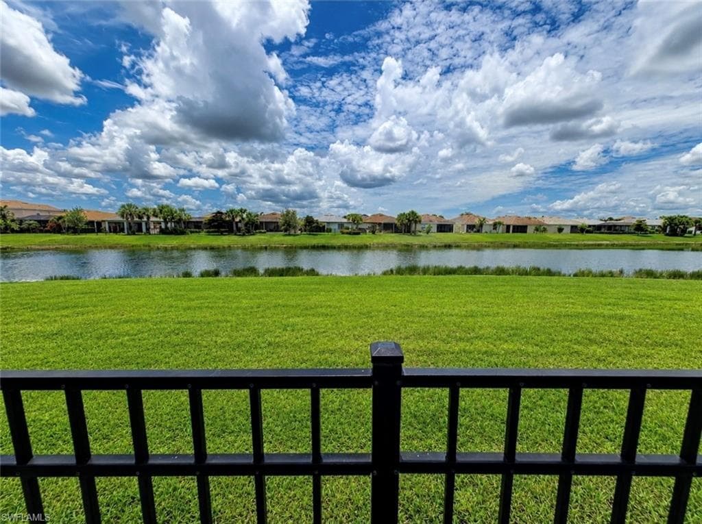 16141 Rosemallow LN-36