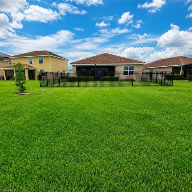 16141 Rosemallow LN-37