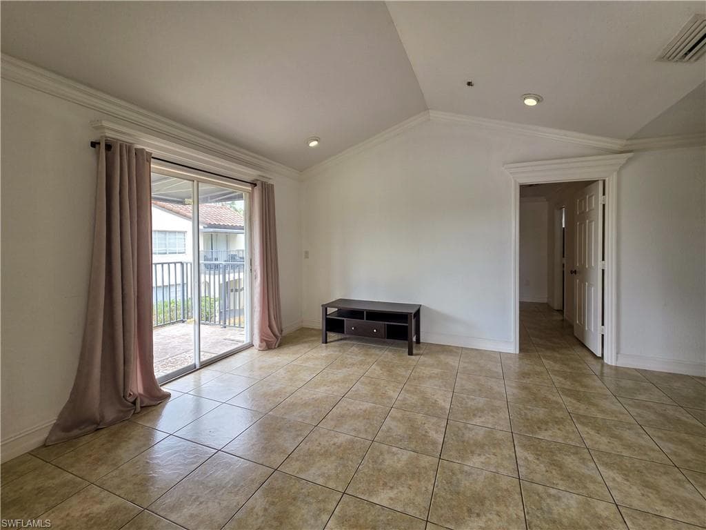 3407 Winkler AVE 304-4