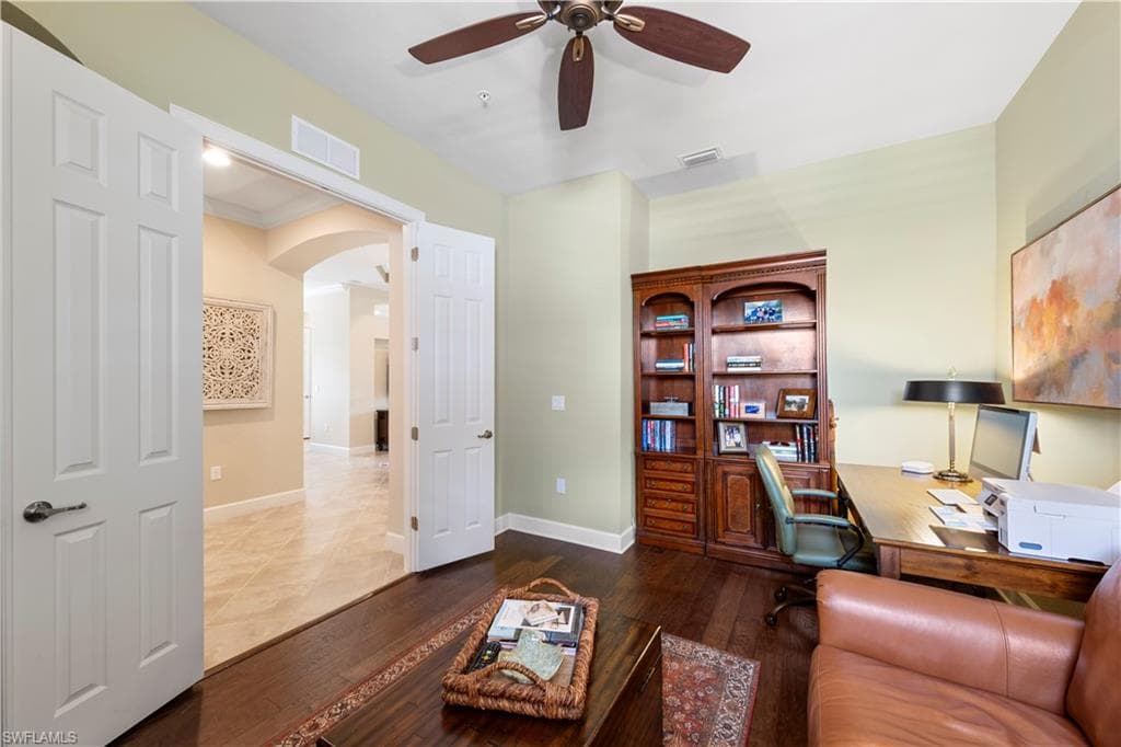 10351 Glastonbury CIR 201-23