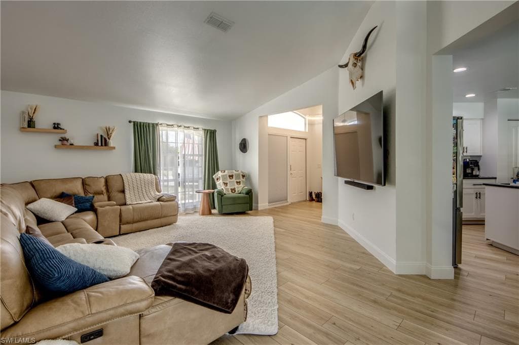 9910 Laketree CT-6