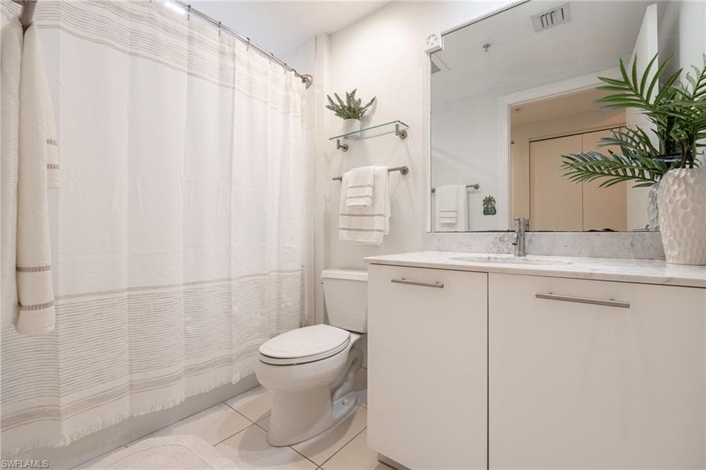 3000 Oasis Grand BLVD 1705-16