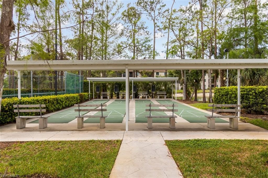 5708 Deauville CIR J305-27