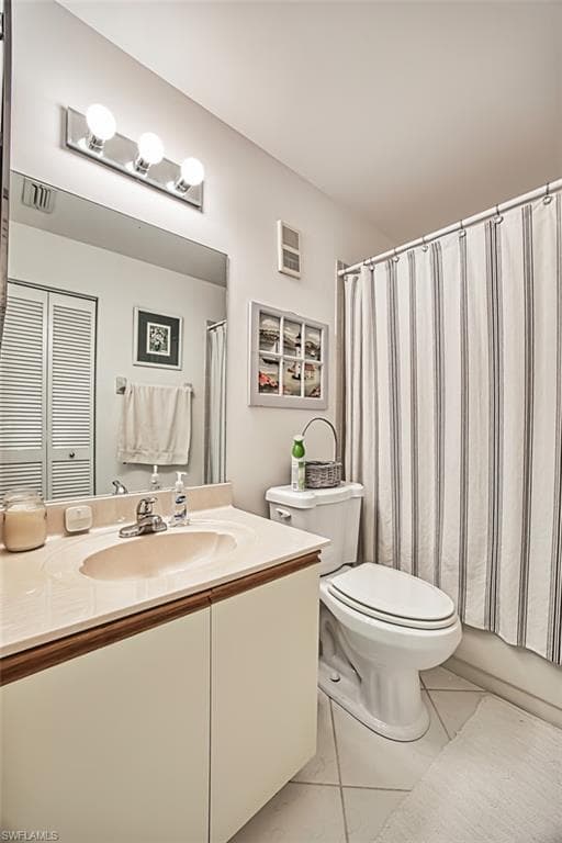 5708 Deauville CIR J305-20