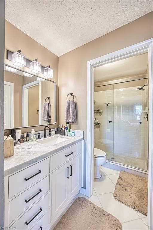 5708 Deauville CIR J305-18