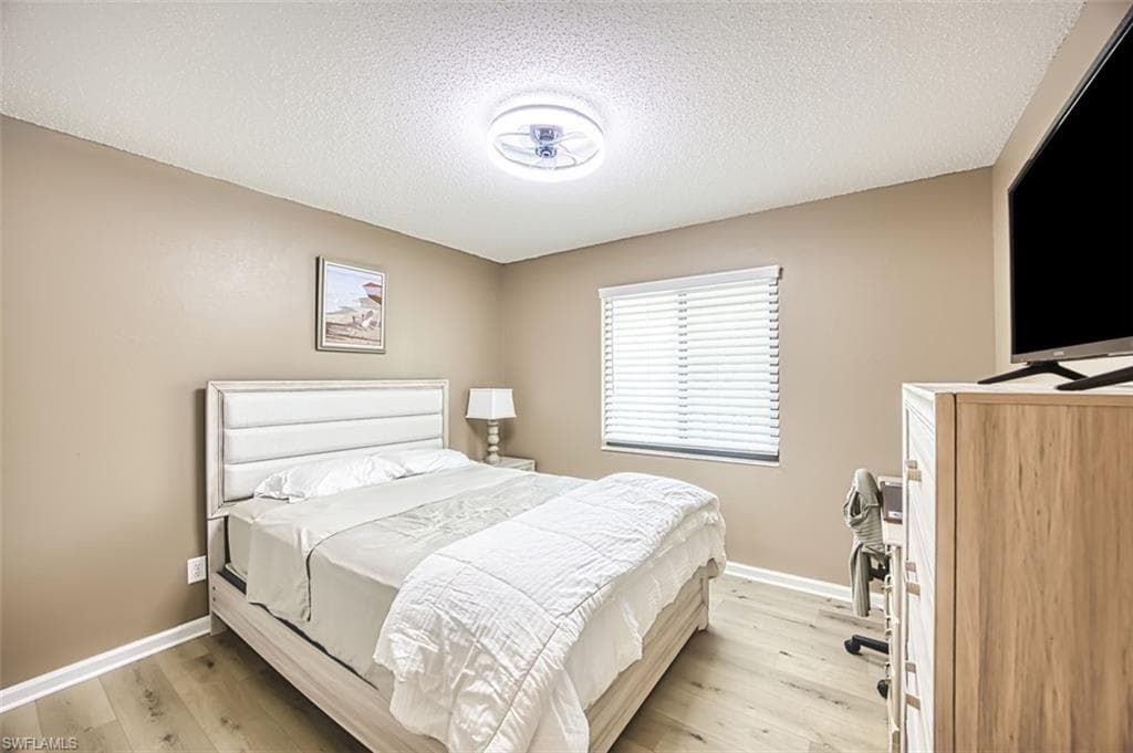 5708 Deauville CIR J305-19