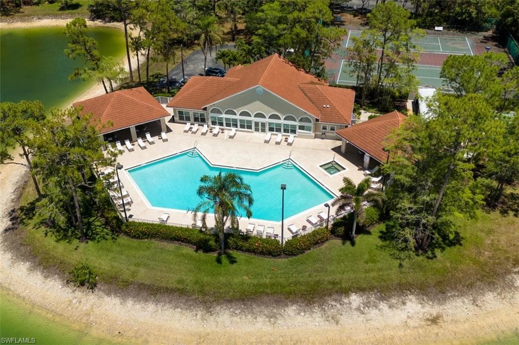 5708 Deauville CIR J305-29