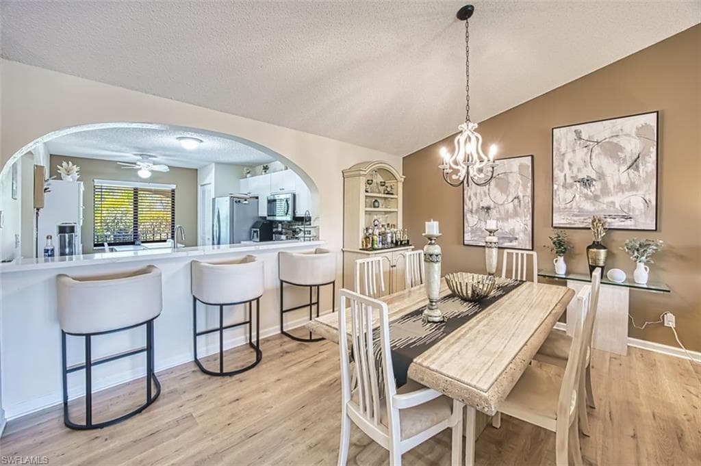 5708 Deauville CIR J305-8