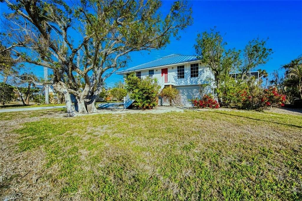 220 Palm Lake DR-42