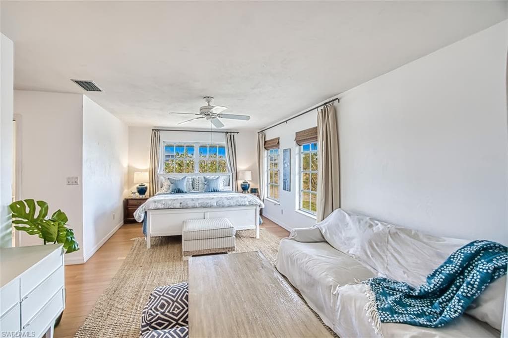 220 Palm Lake DR-17