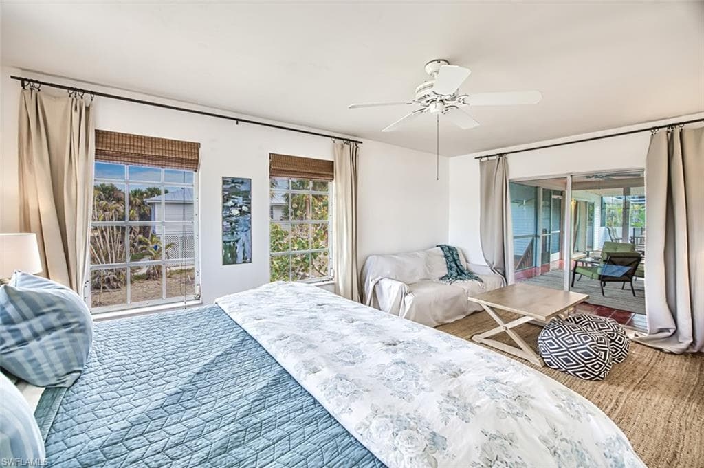 220 Palm Lake DR-16