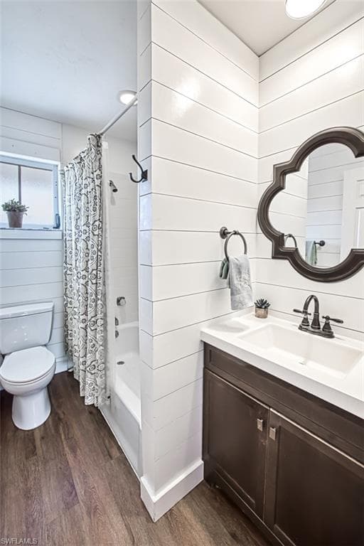 220 Palm Lake DR-24