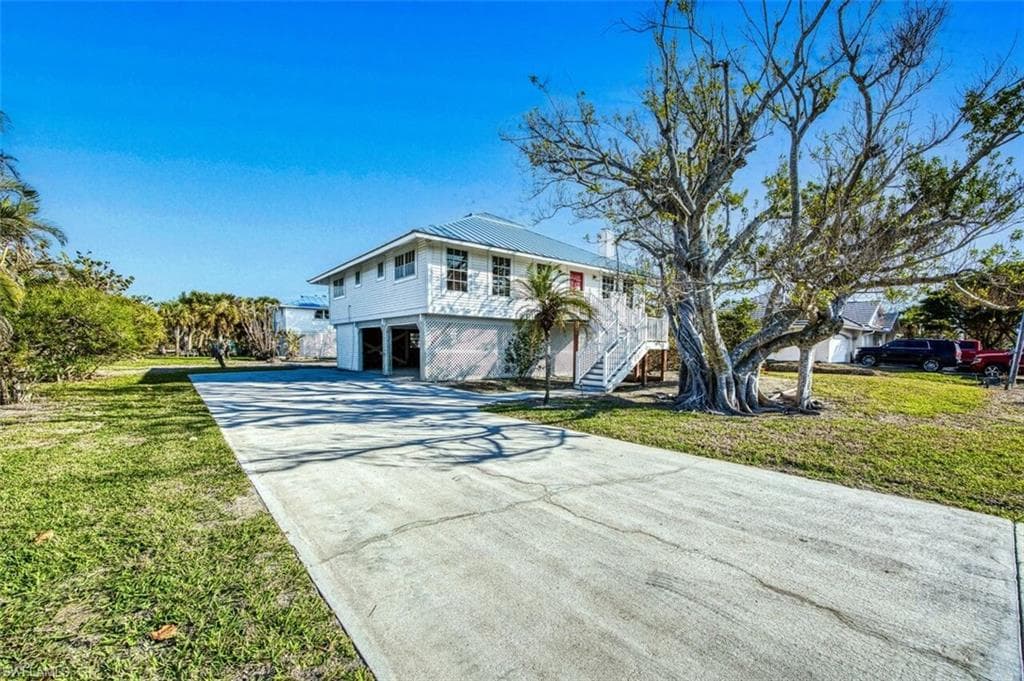 220 Palm Lake DR-38