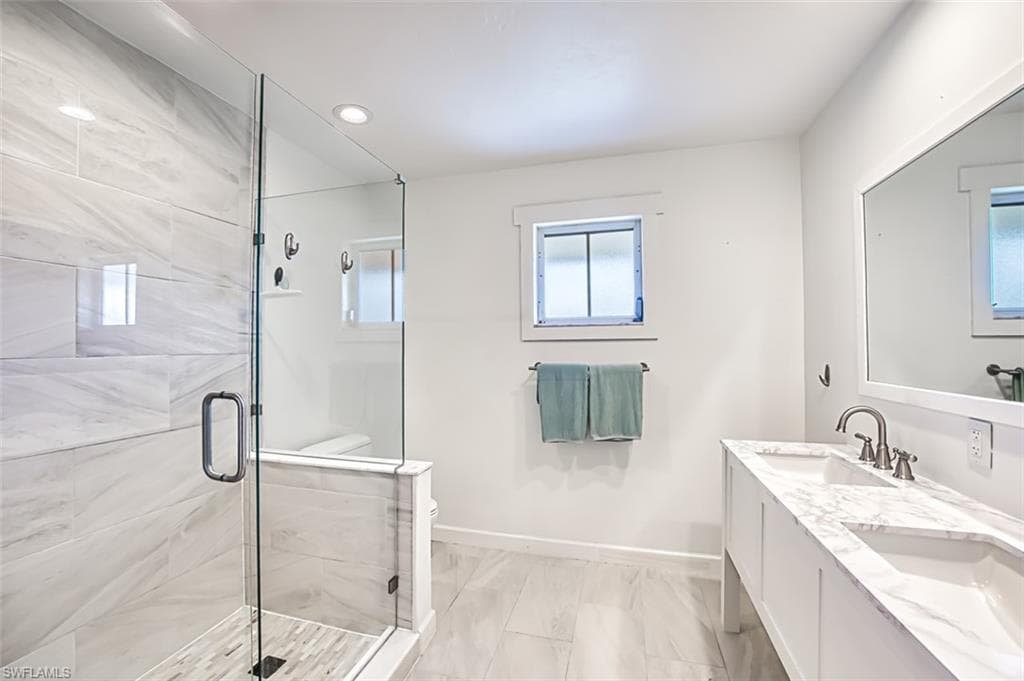 220 Palm Lake DR-18