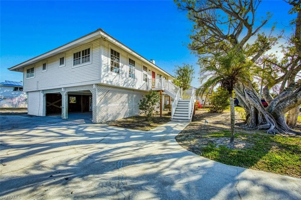 220 Palm Lake DR-37