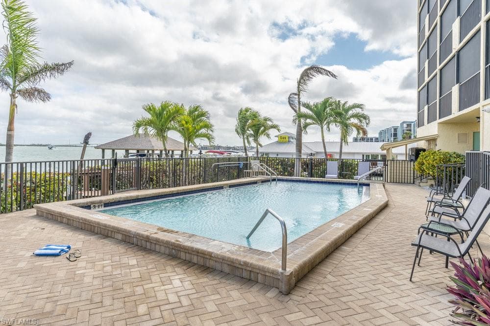 10 Tampa PL 404-27