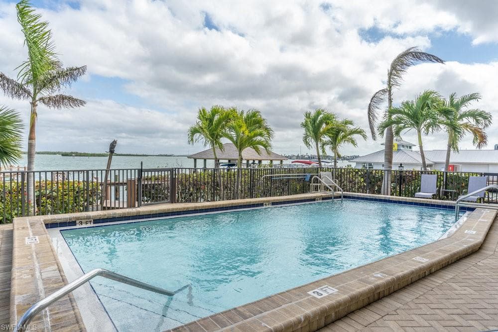 10 Tampa PL 404-28