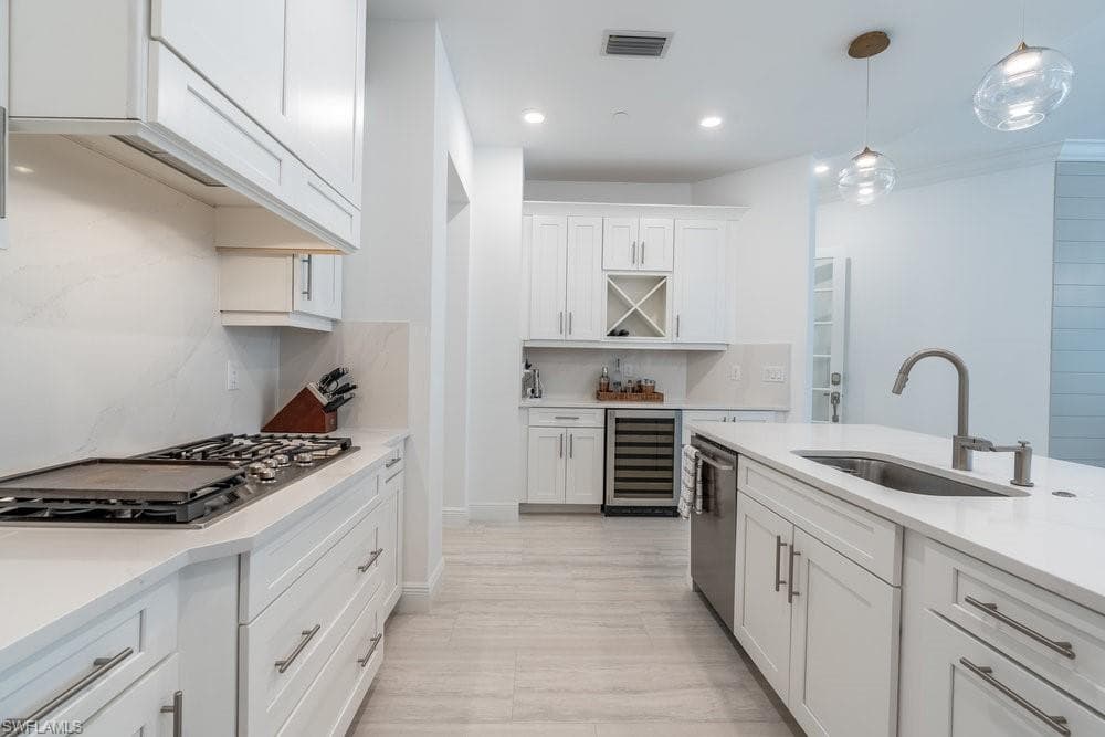16364 Viansa WAY 202-4