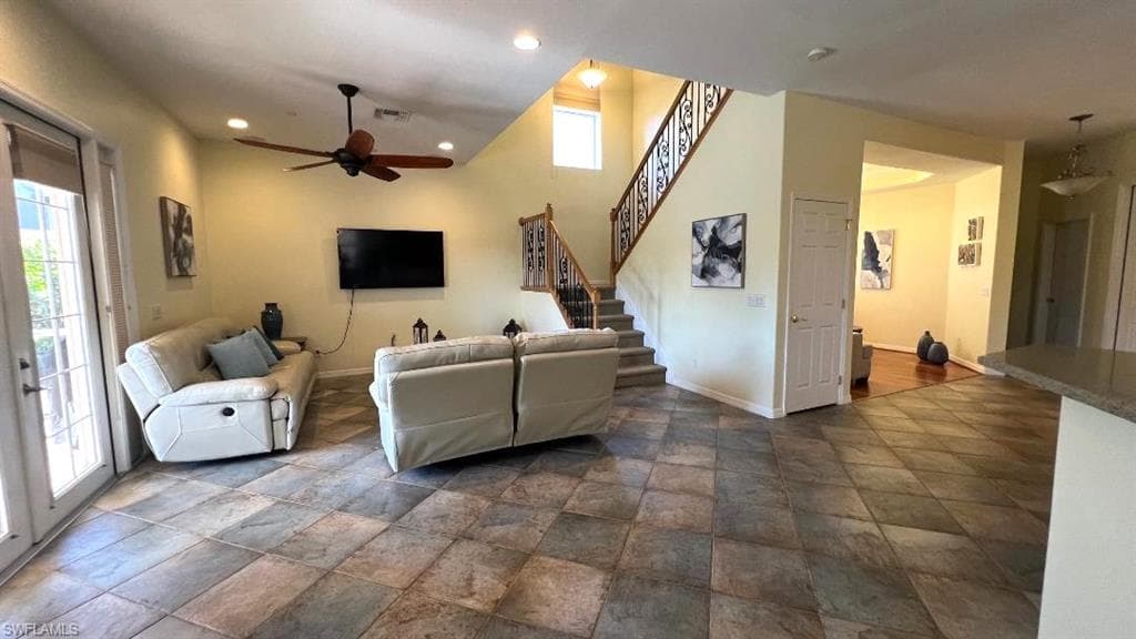 2560 Keystone Lake DR-19