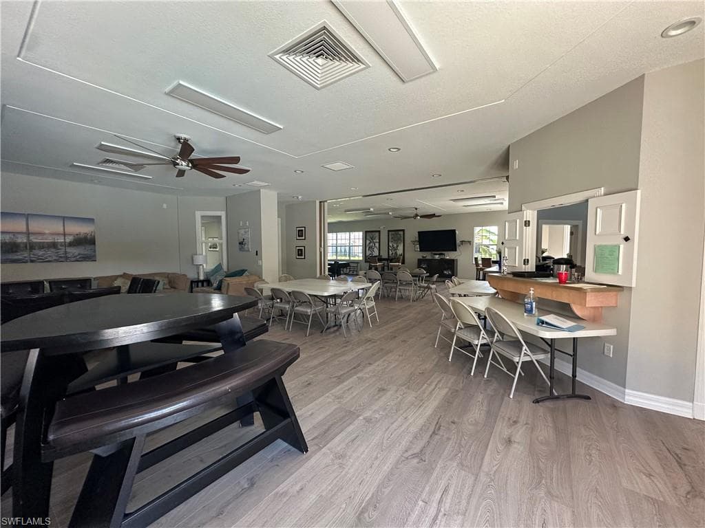1101 Van Loon Commons CIR 205-23
