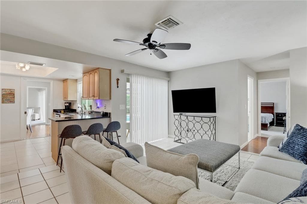 4556 Lakewood BLVD-6