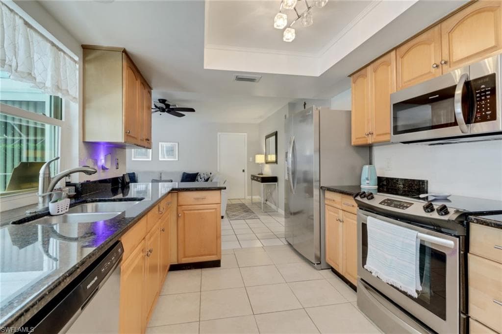 4556 Lakewood BLVD-7