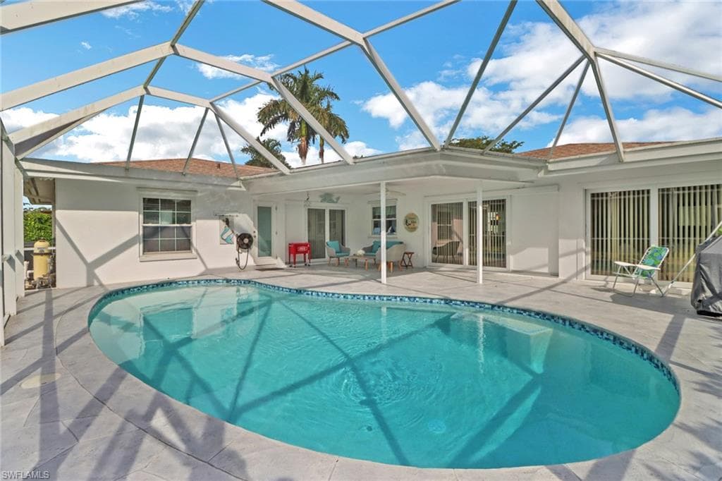 4556 Lakewood BLVD-1