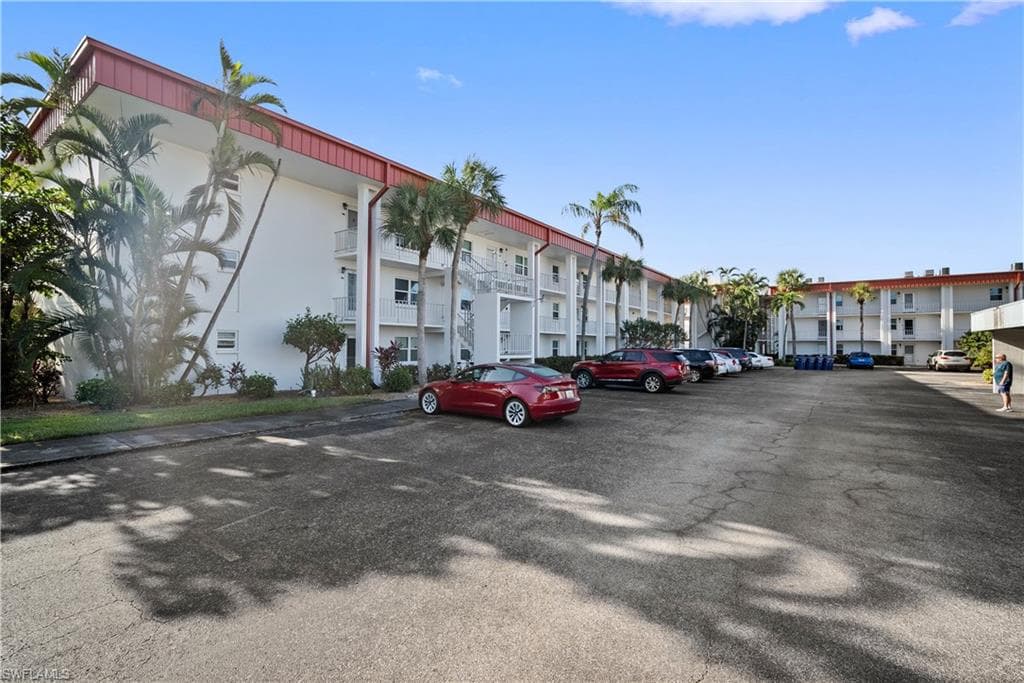 1700 Pine Valley DR 208-1