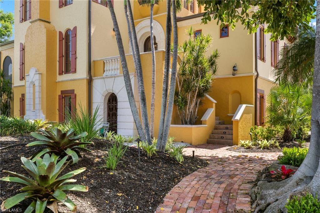 15161 Wiles DR-5