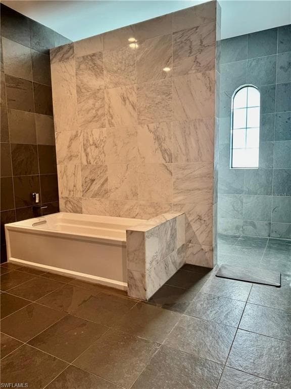 8533 S Lake CIR-20