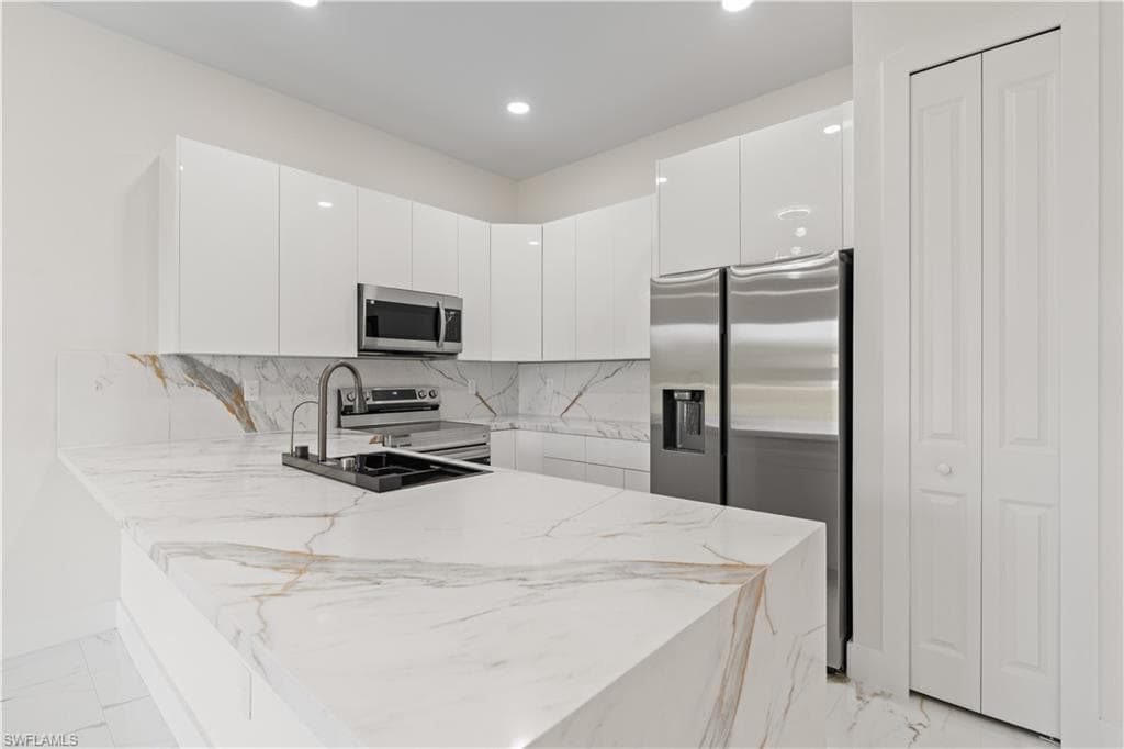 430 Petite AVE-22