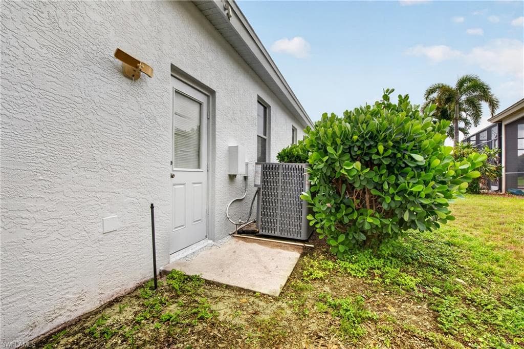 2628 White Cedar LN-43