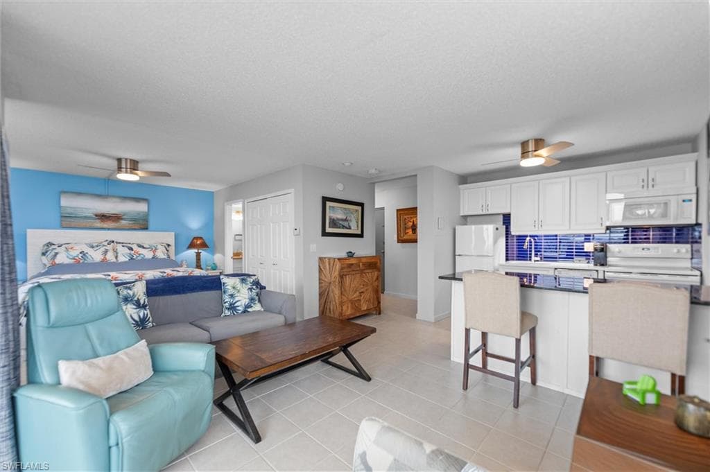 7360 Estero BLVD PH2-7