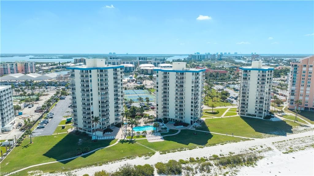 7360 Estero BLVD 703-30