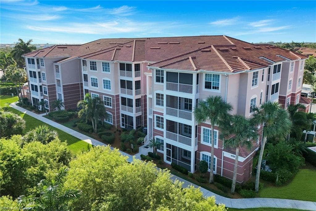 11751 Pasetto LN 201-32