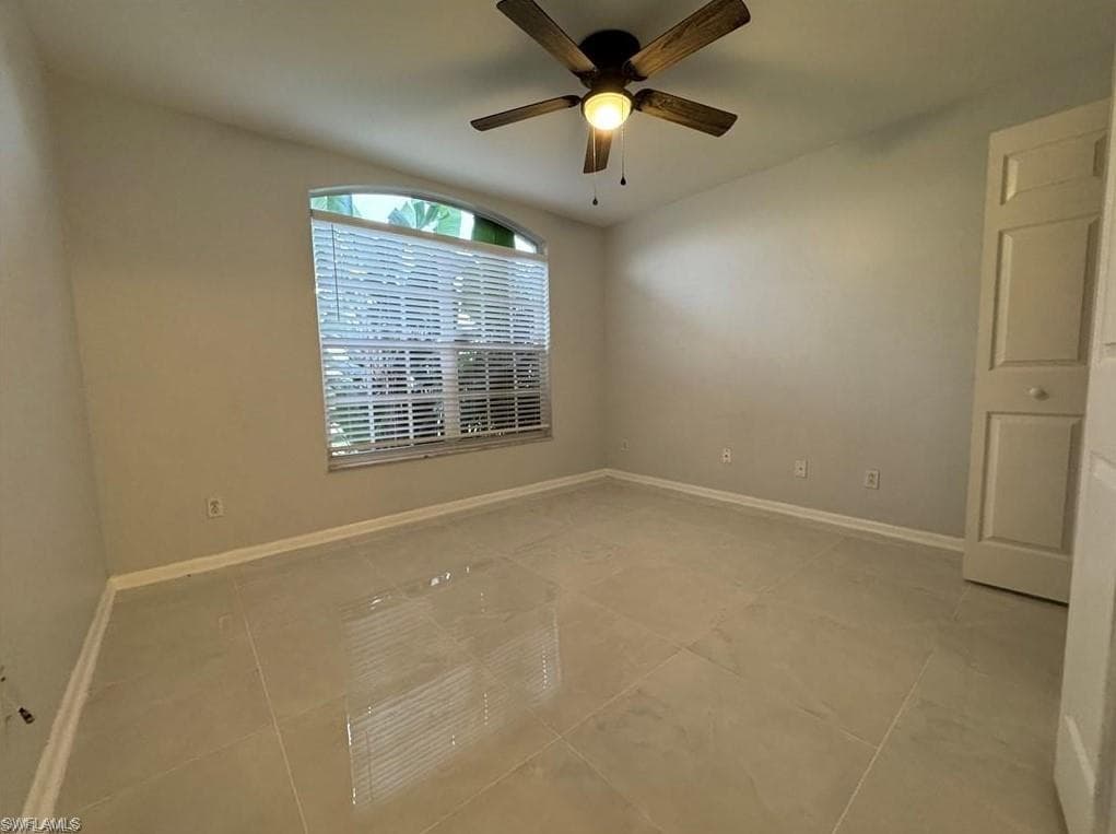 4649 Santiago LN-19