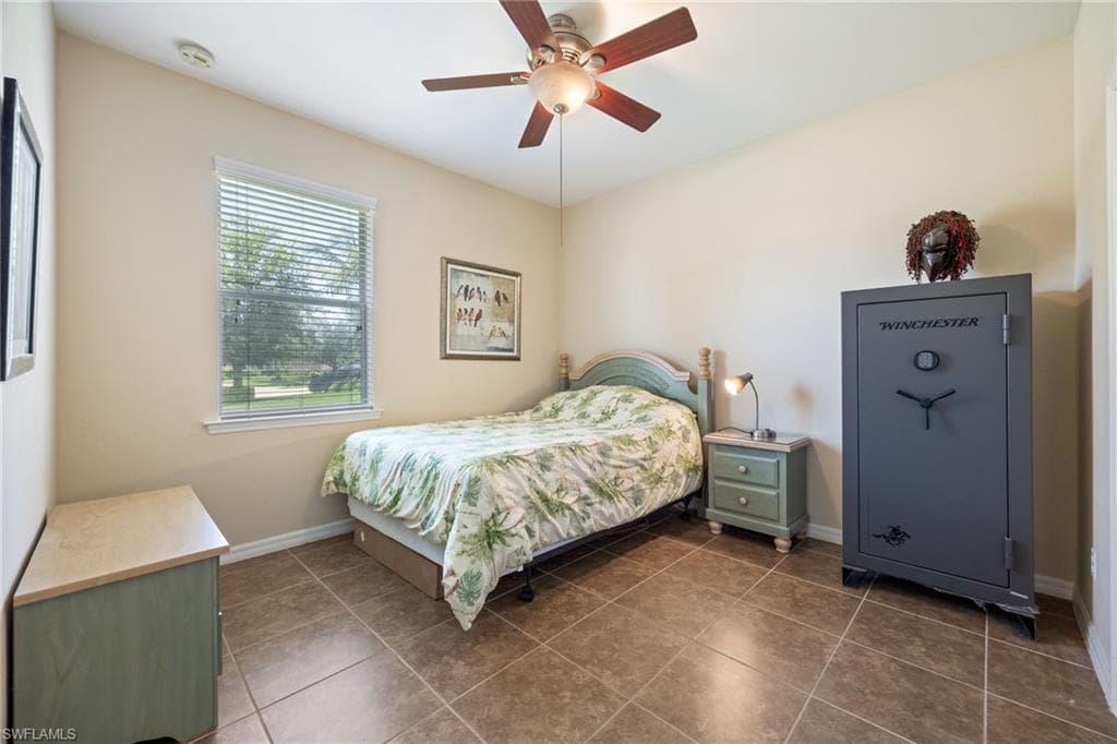 2466 Ashbury CIR-23