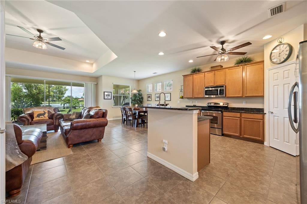 2466 Ashbury CIR-6