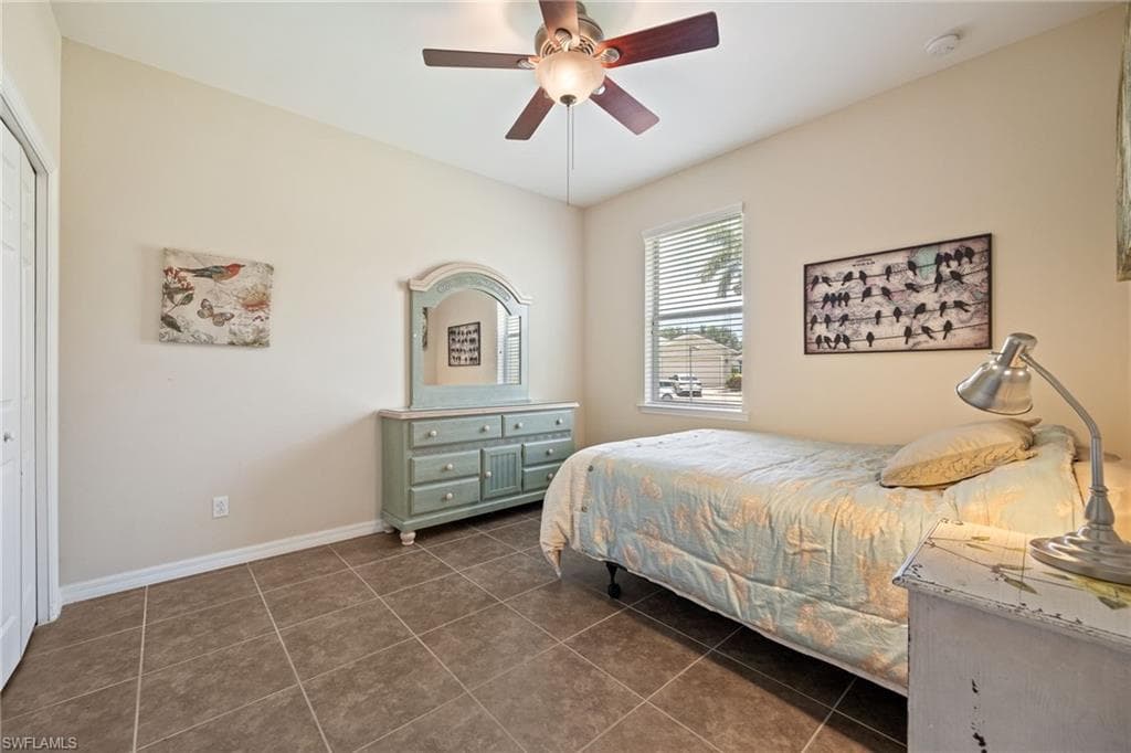 2466 Ashbury CIR-25