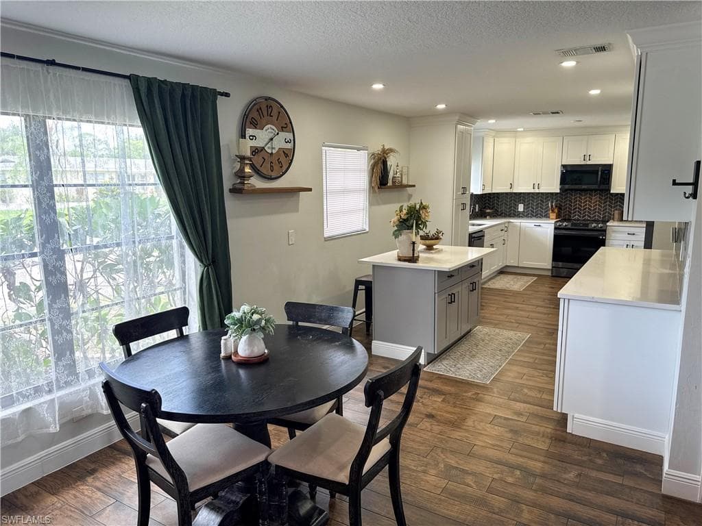 1019 Wyomi DR-3