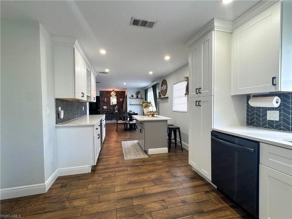 1019 Wyomi DR-33