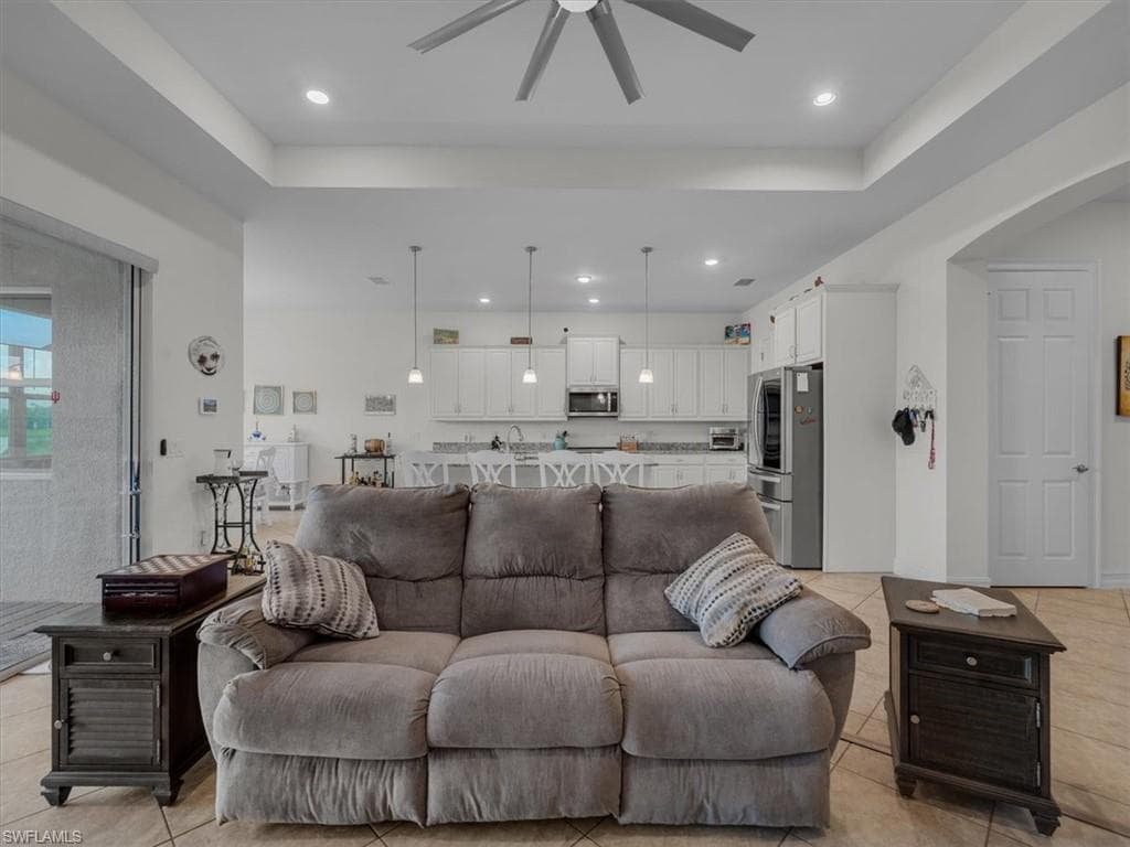 3271 Baravaldo CIR-18