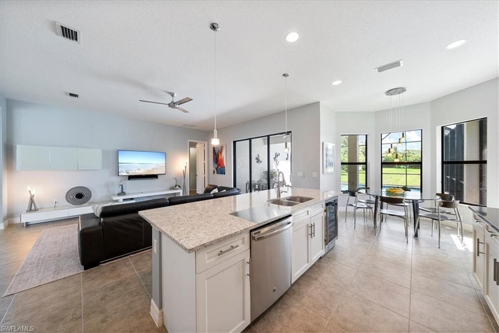 3264 Pacific DR-20